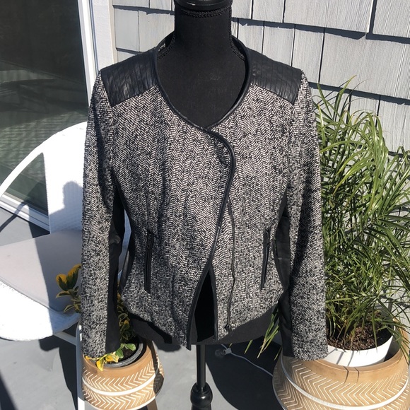 Black and grey tweed jacket with leather detail - Picture 4 of 5